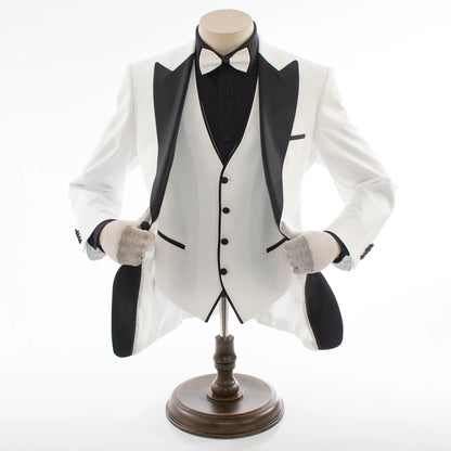 Off White Contrast 3-Piece Slim-Fit Tuxedo With Peak Lapels