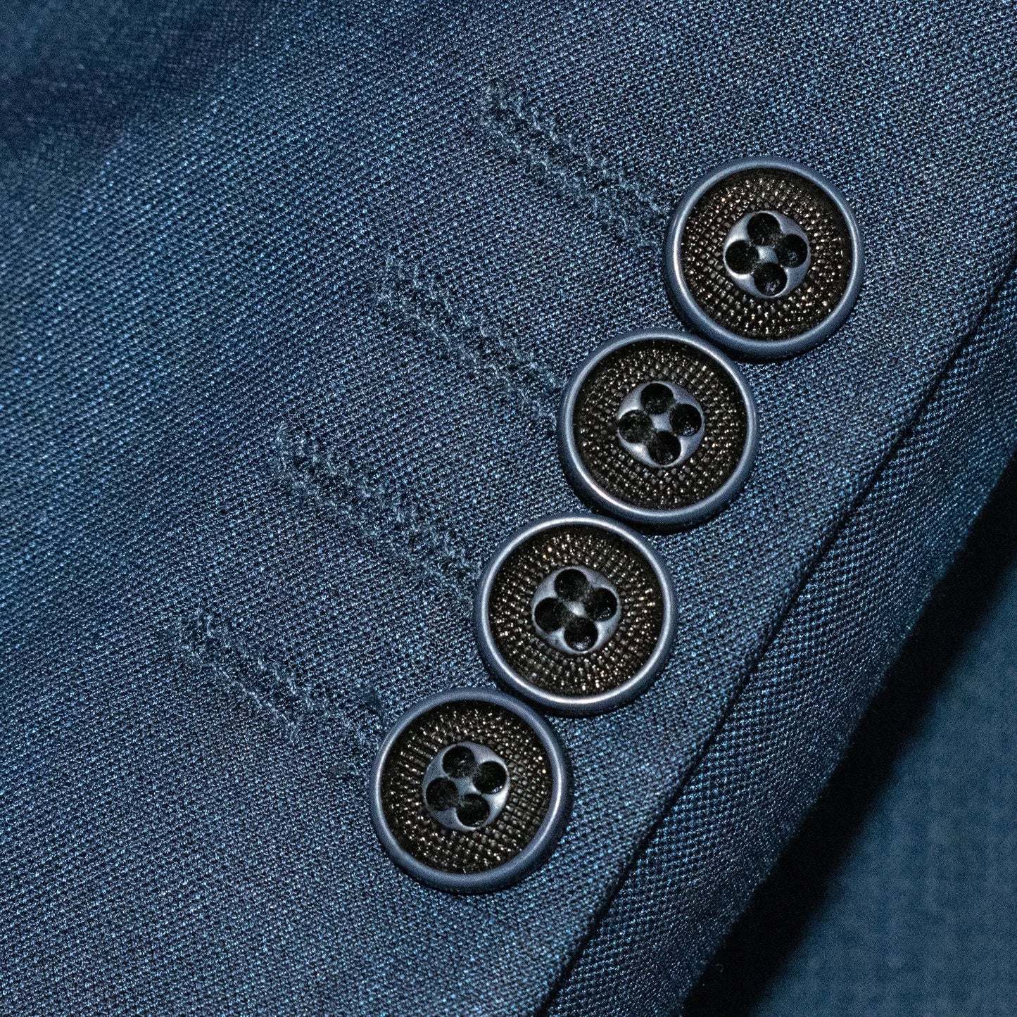 Men's Navy Blue 3-Piece Suit With Peak Lapels