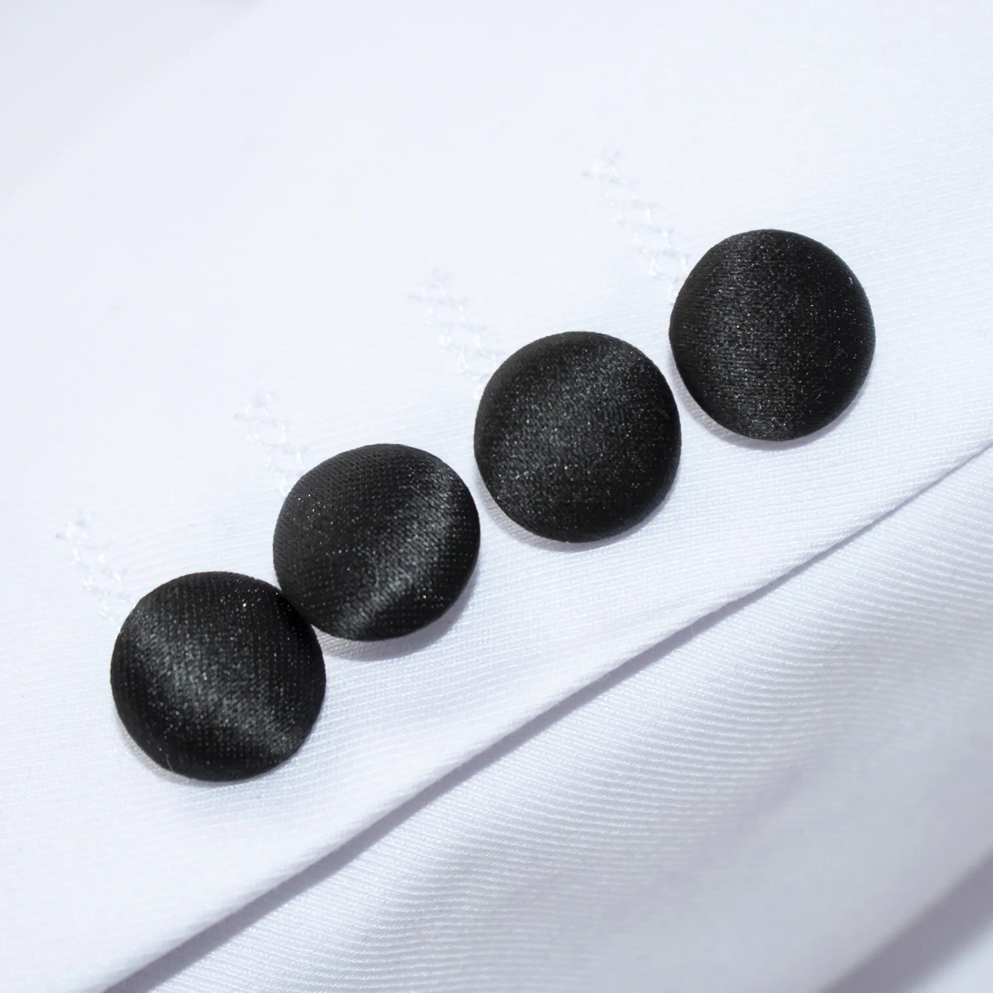Men's White Slim-Fit Tuxedo With Satin Shawl Lapels